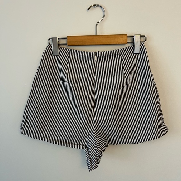 American Apparel front pleat gingham shorts SX - Picture 2 of 2